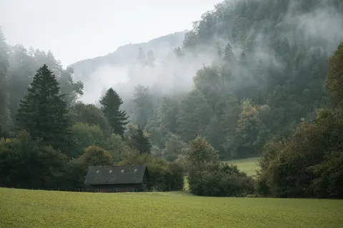 Foggy Valley 4K Wallpaper · mountains · 3840×2560