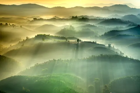 Foggy Valley 4K Wallpaper · mountains · 3840×2561