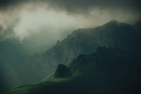 Foggy Valley 4K Wallpaper · mountains · 3840×2560