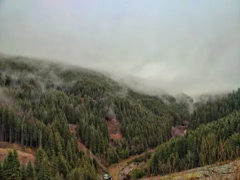 Foggy Valley 4K Wallpaper · mountains · 3840×2880
