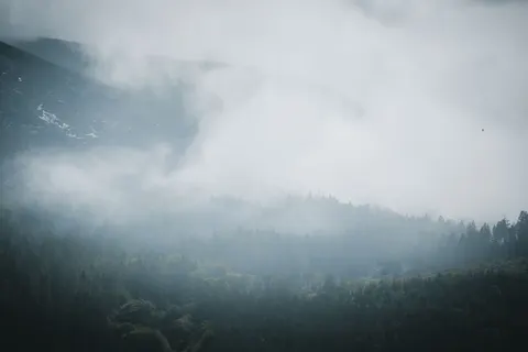 Foggy Valley 4K Wallpaper · mountains · 3840×2561