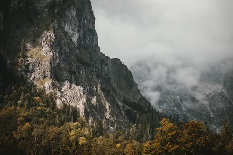 Foggy Valley 4K Wallpaper · mountains · 3840×2560