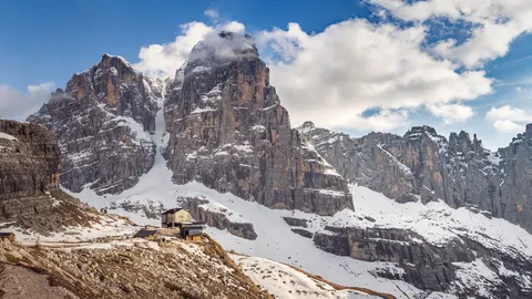 Mountain Cabin 4K Wallpaper · mountains · 3840×2160