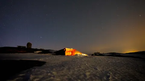Mountain Cabin 4K Wallpaper · mountains · 3840×2160