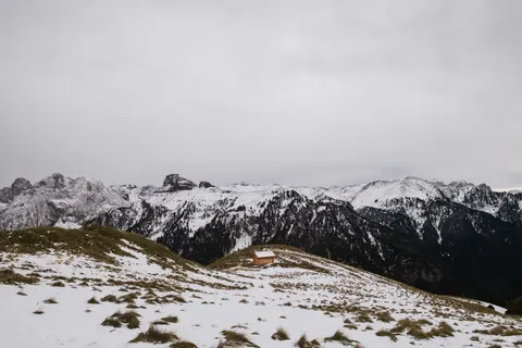 Mountain Cabin 4K Wallpaper · mountains · 3840×2560