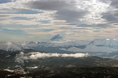Snowy Volcano 4K Wallpaper · mountains · 3840×2560