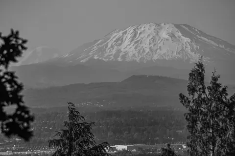 Snowy Volcano 4K Wallpaper · mountains · 3840×2560
