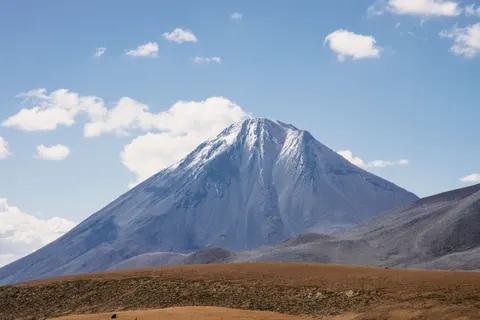 Snowy Volcano 4K Wallpaper · mountains · 3840×2560
