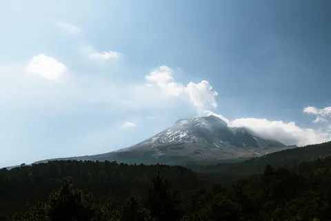 Snowy Volcano 4K Wallpaper · mountains · 3840×2560