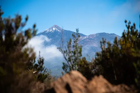 Snowy Volcano 4K Wallpaper · mountains · 3840×2563