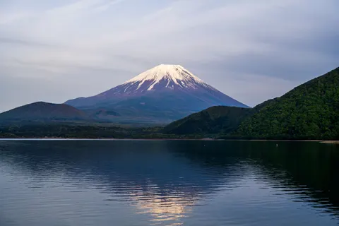 Snowy Volcano 4K Wallpaper · mountains · 3840×2560