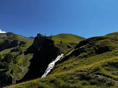 Valley Waterfall 4K Wallpaper · mountains · 3840×2880