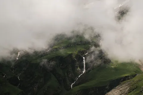 Valley Waterfall 4K Wallpaper · mountains · 3840×2561