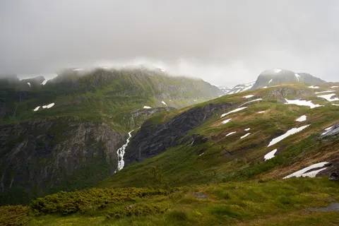 Valley Waterfall 4K Wallpaper · mountains · 3840×2561