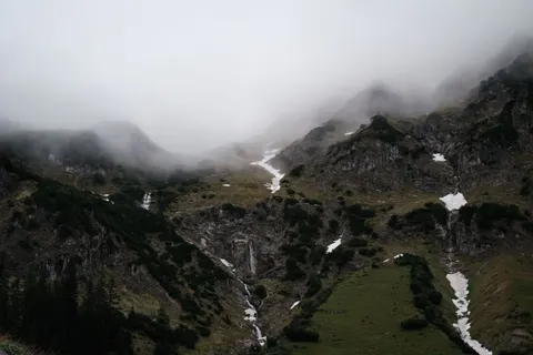 Valley Waterfall 4K Wallpaper · mountains · 3840×2560