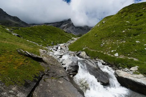 Valley Waterfall 4K Wallpaper · mountains · 3840×2558