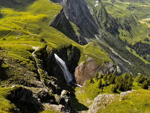Valley Waterfall 4K Wallpaper · mountains · 3840×2880