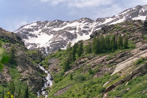 Valley Waterfall 4K Wallpaper · mountains · 3840×2560