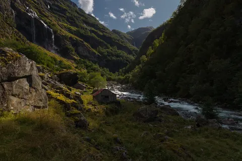 Valley Waterfall 4K Wallpaper · mountains · 3840×2560