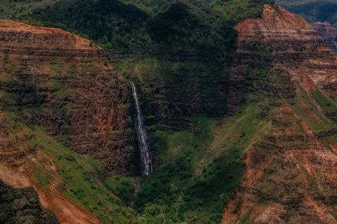 Valley Waterfall 4K Wallpaper · mountains · 3840×2560