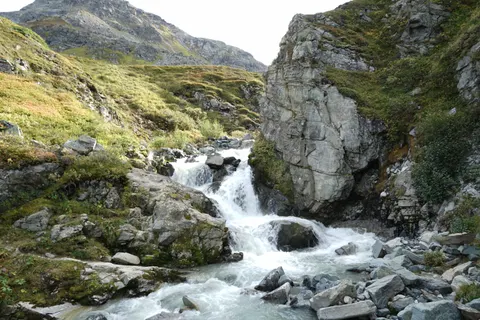 Valley Waterfall 4K Wallpaper · mountains · 3840×2560