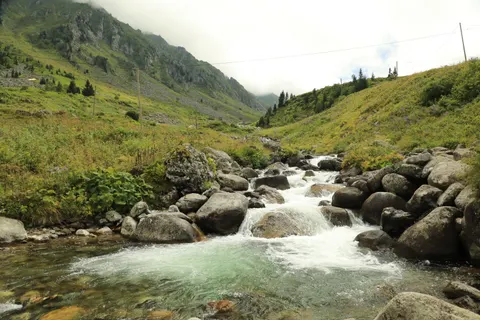 Valley Waterfall 4K Wallpaper · mountains · 3840×2560