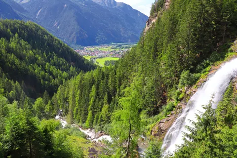 Valley Waterfall 4K Wallpaper · mountains · 3840×2560