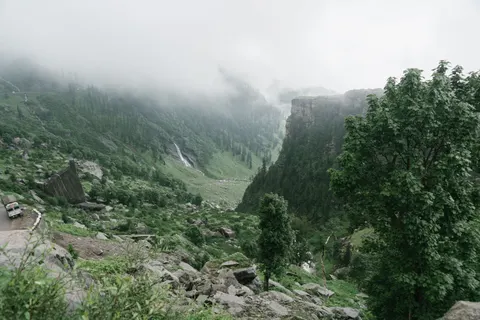 Valley Waterfall 4K Wallpaper · mountains · 3840×2561