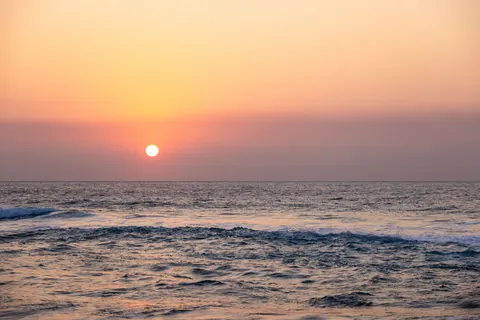 Horizont im Sonnenuntergang 4K Hintergrundbild · sunset · 3840×2561