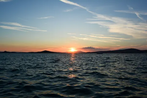 والپیپر غروب اقیانوس با کیفیت 4K · ocean · 3840×2560