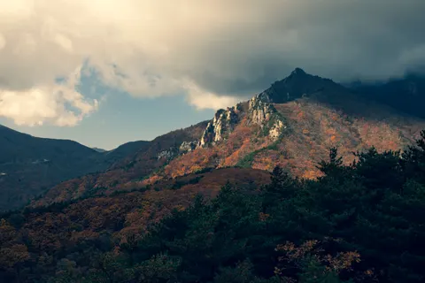 Herfstbergen 4K-achtergrond · autumn · 3840×2560