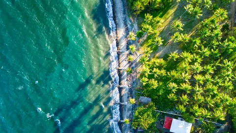 Sfondo Costa dall'Alto 4K · aerial · 3840×2160