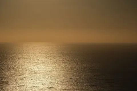 Zonsondergang boven de Oceaan 4K-achtergrond · ocean · 3840×2560