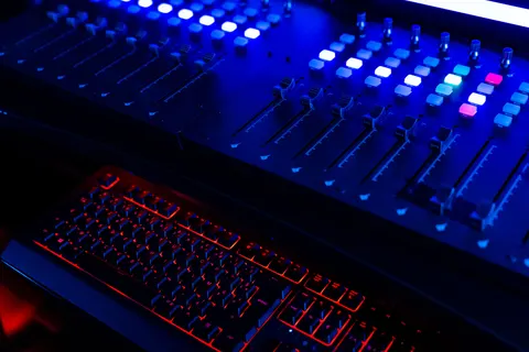 Glowing Circuit 4K Wallpaper · technology · 3840×2560