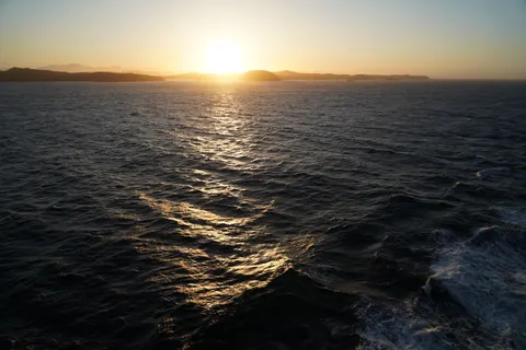 والپیپر غروب اقیانوس با کیفیت 4K · ocean · 3840×2560