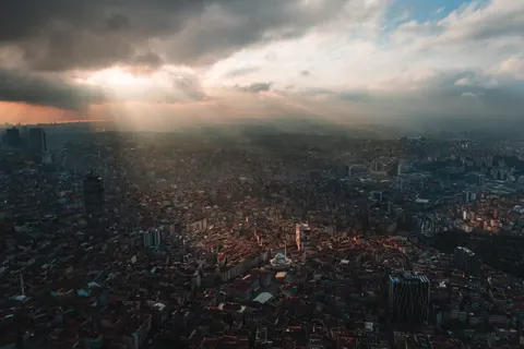 城市航拍 4K桌布 · aerial · 3840×2563