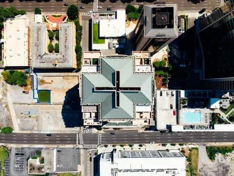 والپیپر نمای هوایی شهر با کیفیت 4K · aerial · 3840×2880