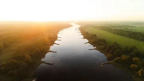 Luftaufnahme Fluss 4K Hintergrundbild · aerial · 3840×2160
