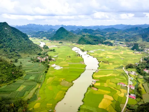 Wallpaper Sungai dari Udara 4K · aerial · 3840×2880