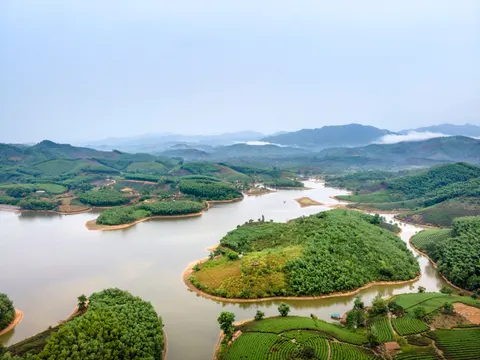 Aerial River 4K Wallpaper · aerial · 3840×2880