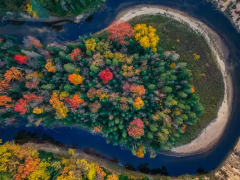 航拍河流 4K壁纸 · aerial · 3840×2880