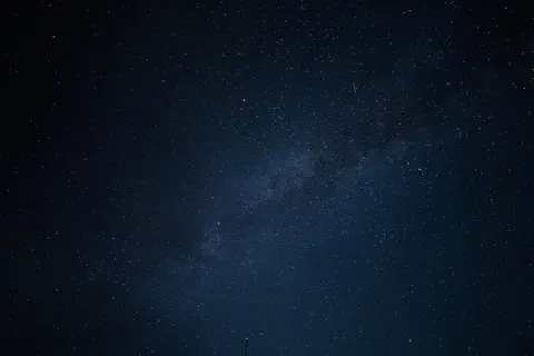 Milky Way Night Sky 4K Wallpaper · space · 3840×2561
