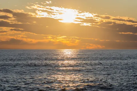 Papel de parede Pôr do Sol no Oceano 4K · ocean · 3840×2560