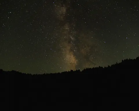 Milky Way Night Sky 4K Wallpaper · space · 3840×3070