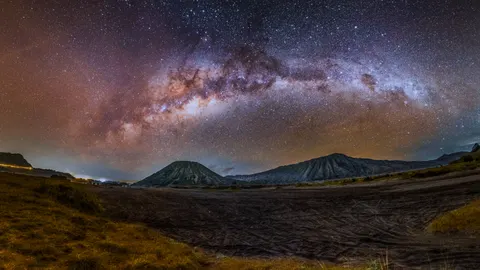 Milky Way Galaxy 4K Wallpaper · space · 3840×2160