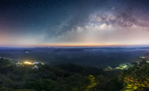 Milky Way Galaxy 4K Wallpaper · space · 3840×2356
