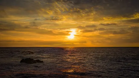 Fondo de pantalla Atardecer en el Océano 4K · ocean · 3840×2160