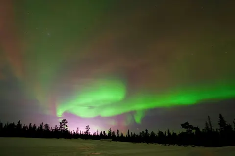 Northern Lights 4K Wallpaper · space · 3840×2561