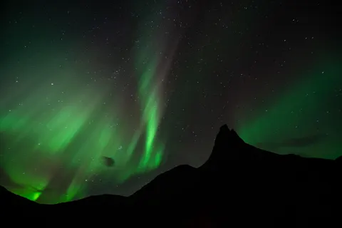 Northern Lights 4K Wallpaper · space · 3840×2560