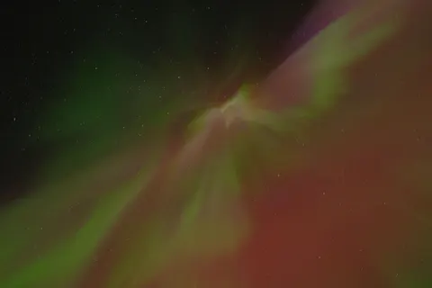 Northern Lights 4K Wallpaper · space · 3840×2560